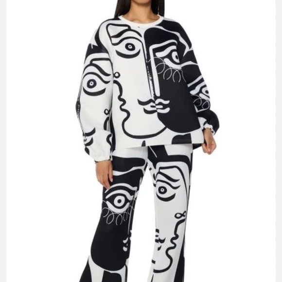 ✨🎇🎉🎆Akira Face oversize Top - Picture 6 of 6